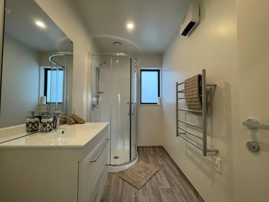 Cbd Luxury Parkside Living 2 Bedroom With Parking Christchurch Bagian luar foto