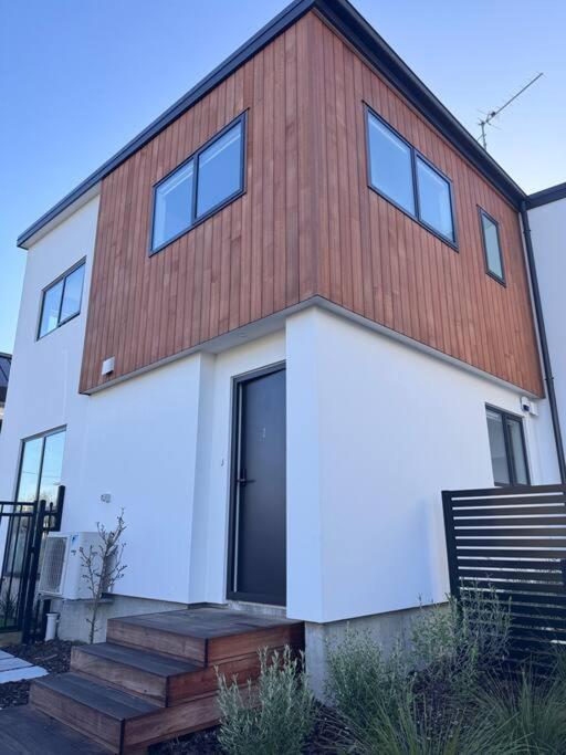 Cbd Luxury Parkside Living 2 Bedroom With Parking Christchurch Bagian luar foto